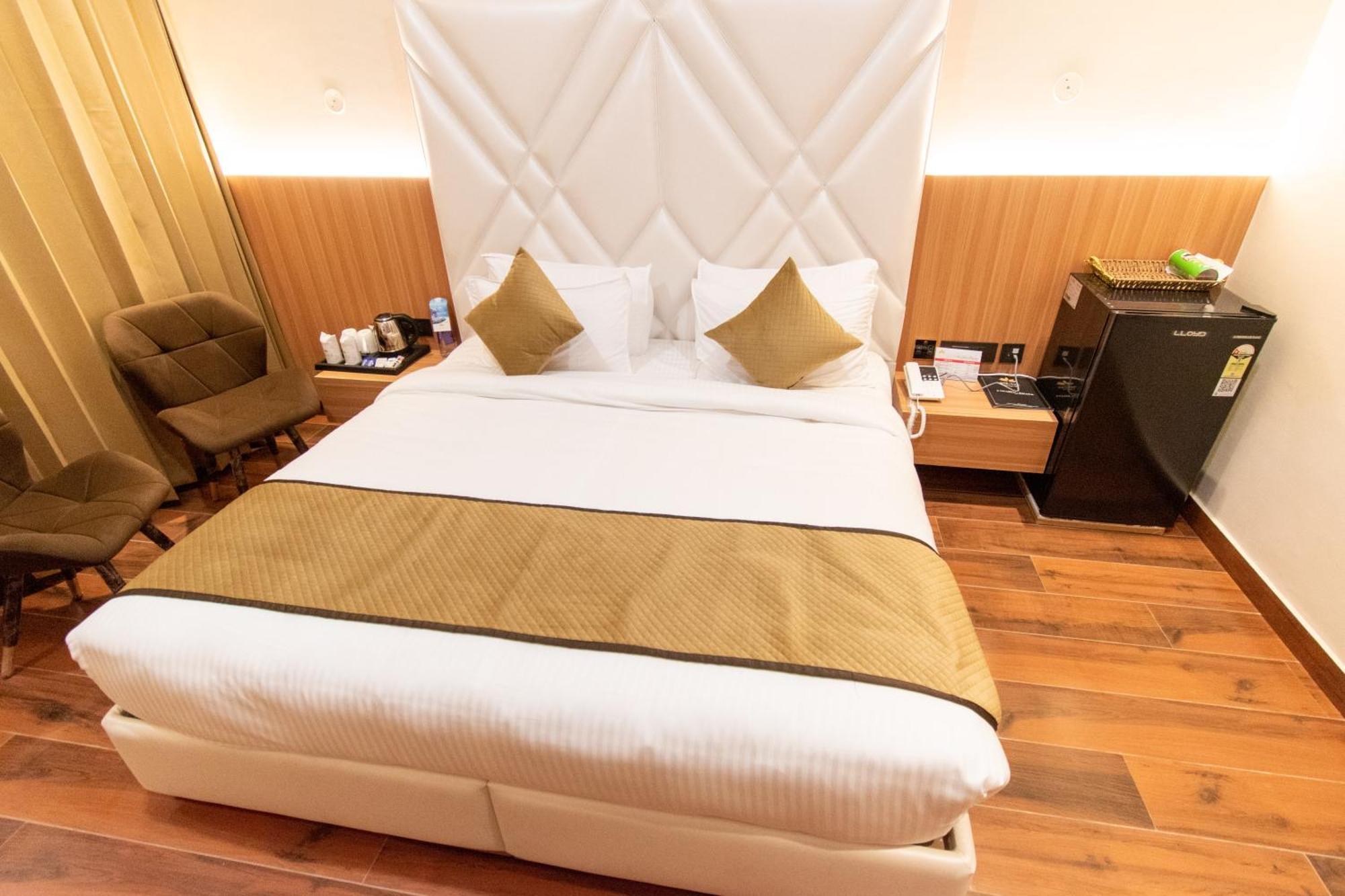 Hotel Miracle Resort Phagwara Luaran gambar