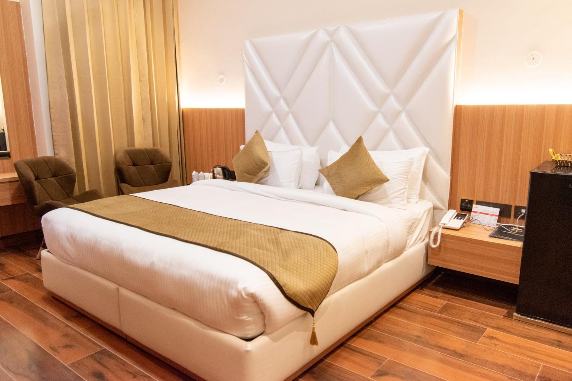 Hotel Miracle Resort Phagwara Luaran gambar